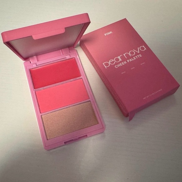 Makeup Bundle - Picture 6 of 6